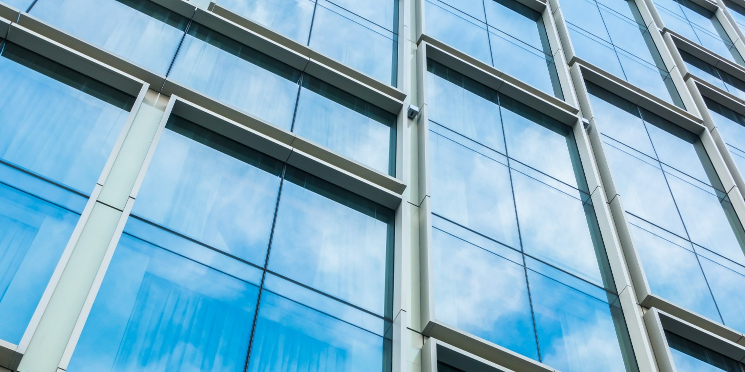 PVC дограма и монтажни инструменти